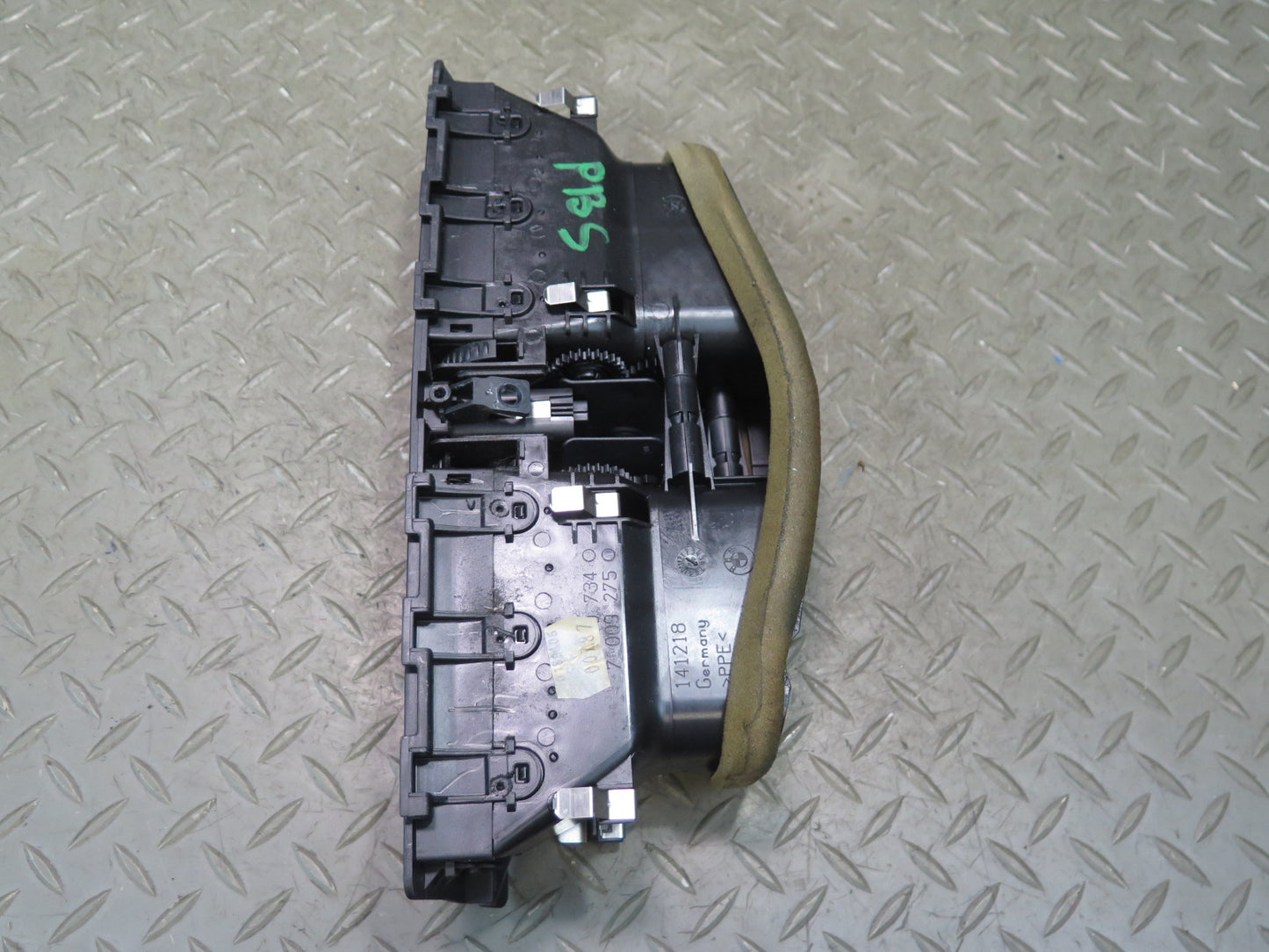 2006-2008 BMW E63 E64 M6 Dash Front Center A/C Air Vent Grille w Switches