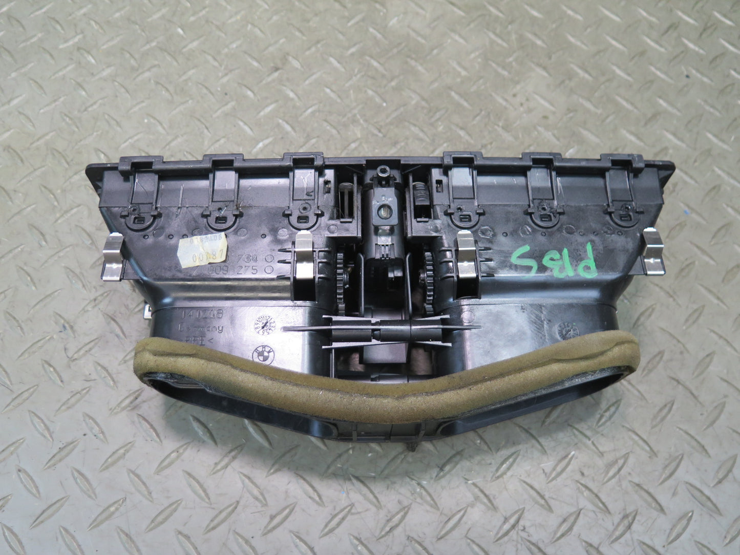 2006-2008 BMW E63 E64 M6 Dash Front Center A/C Air Vent Grille w Switches