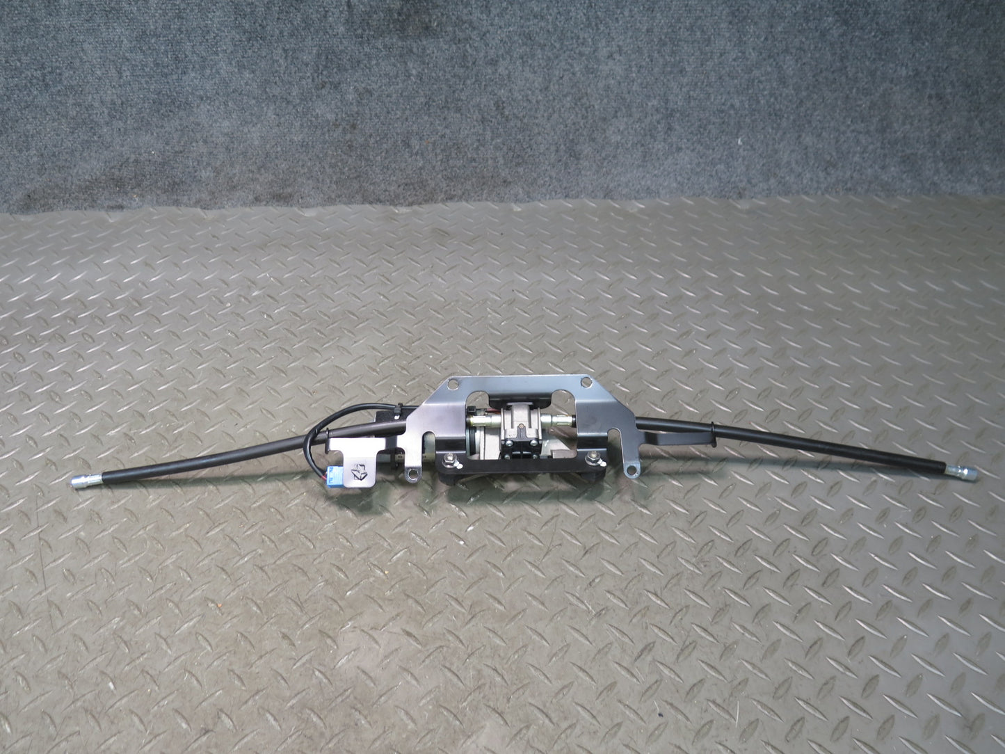 2006-2010 BMW E64 M6 Convertible TOP Roof Lock Latch Drive Motor