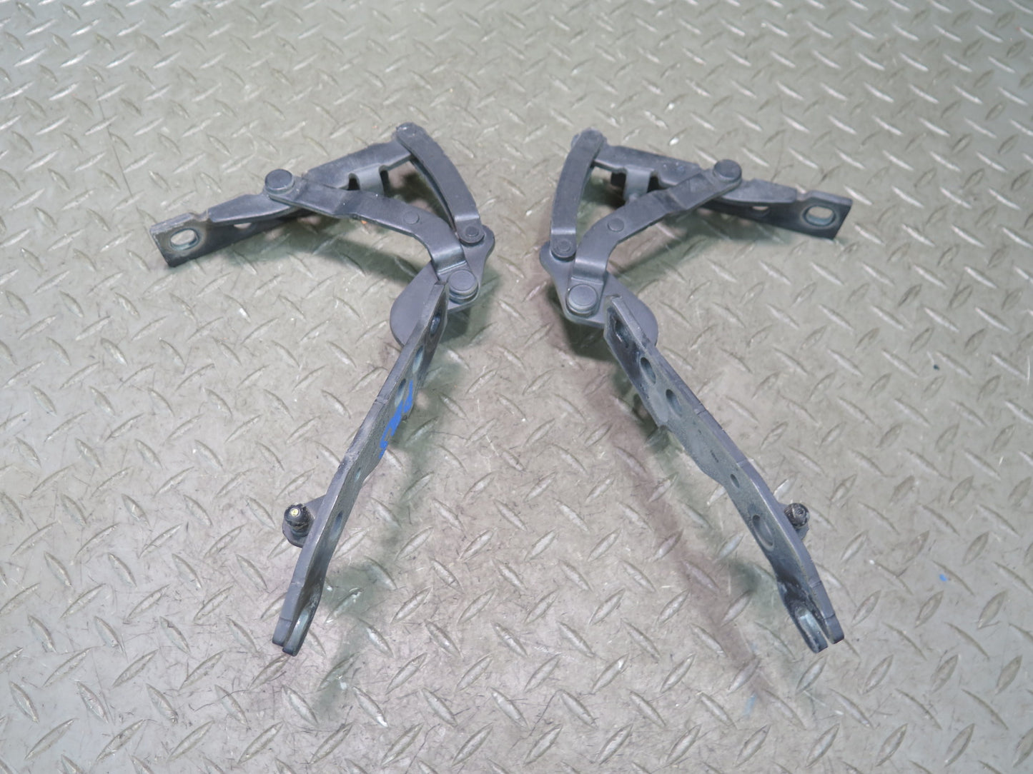 2006-2010 BMW E64 E63 M6 Front Left & Right Hood Hinge Set of 2