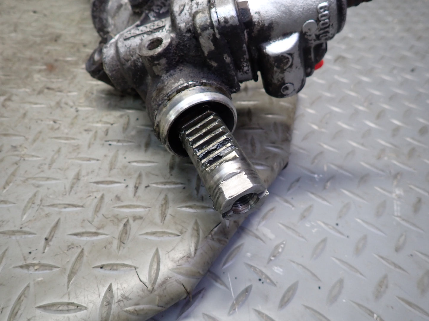 02-05 Lexus JCE10L IS300 Power Steering Rack & Pinion 130K Miles OEM