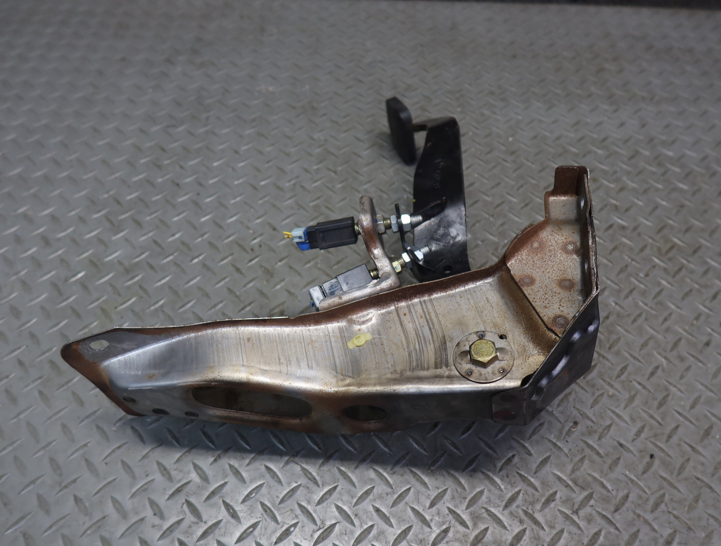 84-86 Nissan Z31 300ZX M/T Set of 3 Gas Acceleration Brake Stop Clutch Pedal OEM