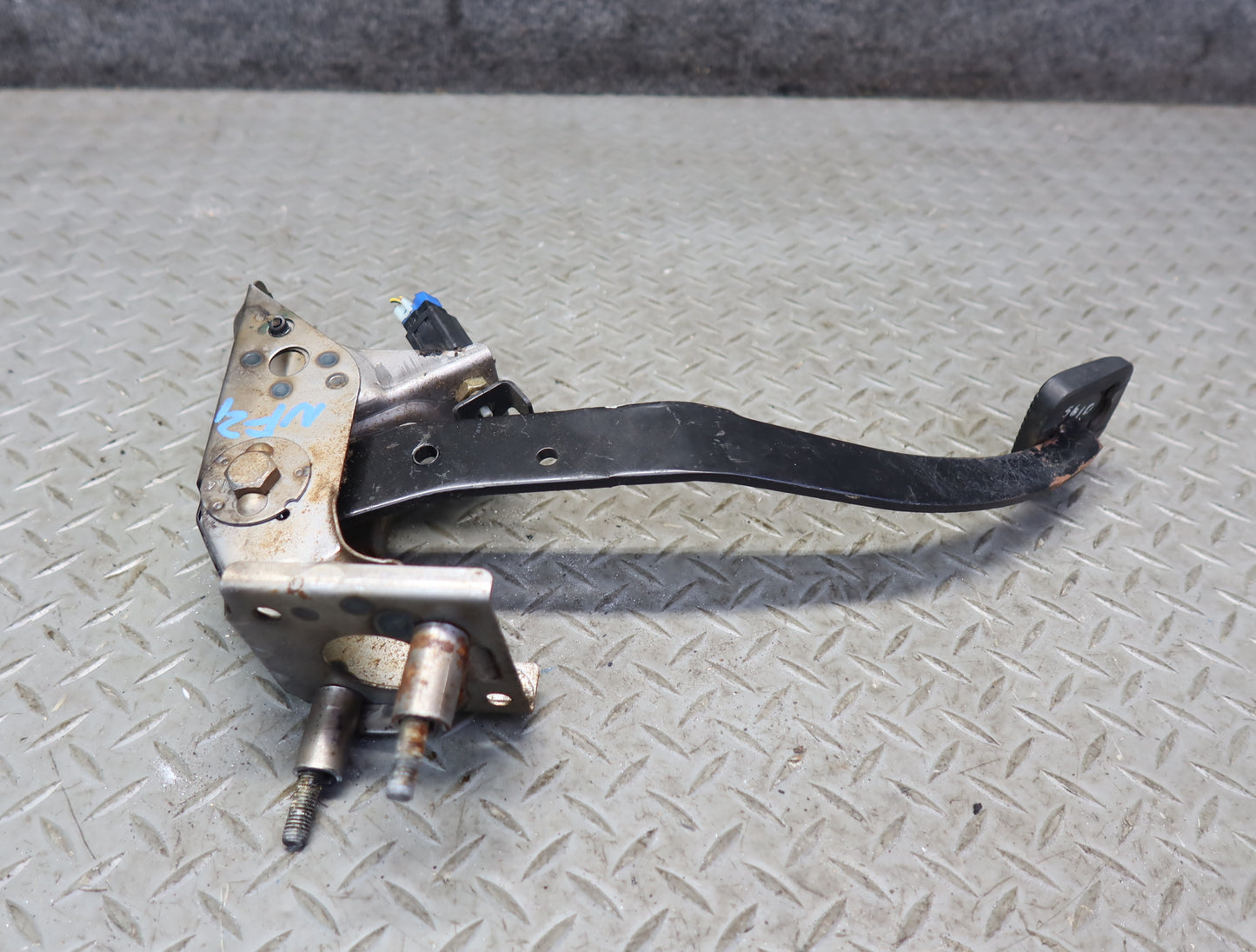 84-86 Nissan Z31 300ZX M/T Set of 3 Gas Acceleration Brake Stop Clutch Pedal OEM