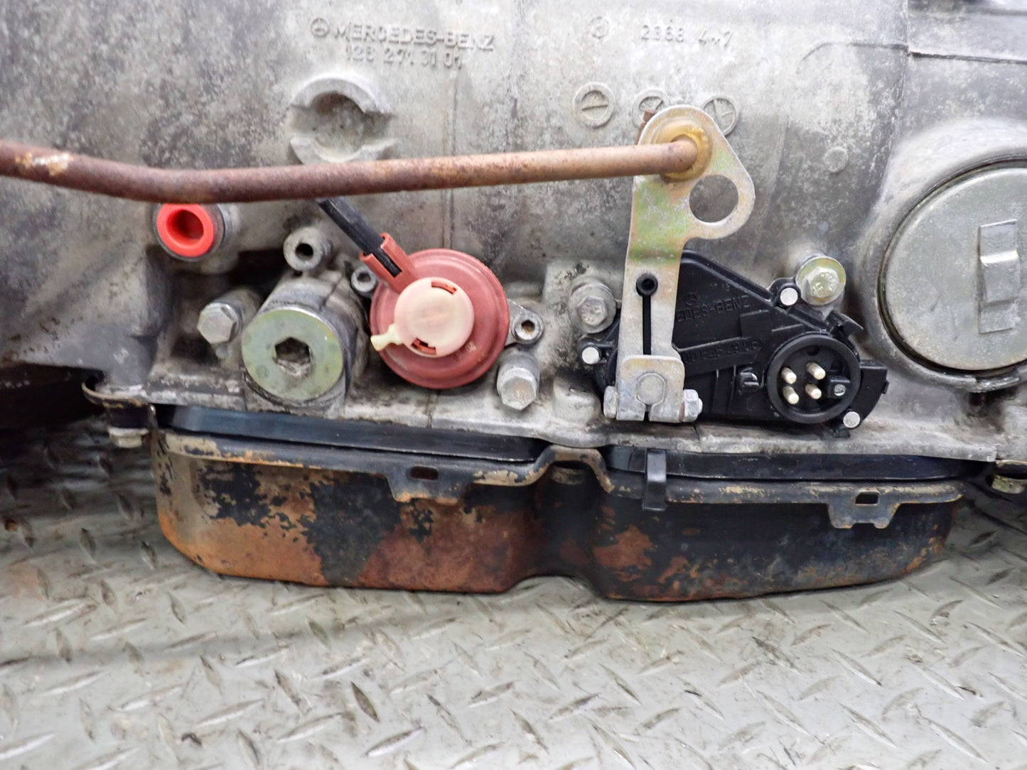 86-89 Mercedes R107 560SL M117 722.313 4SPEED A/T Automatic Transmission 86K OEM