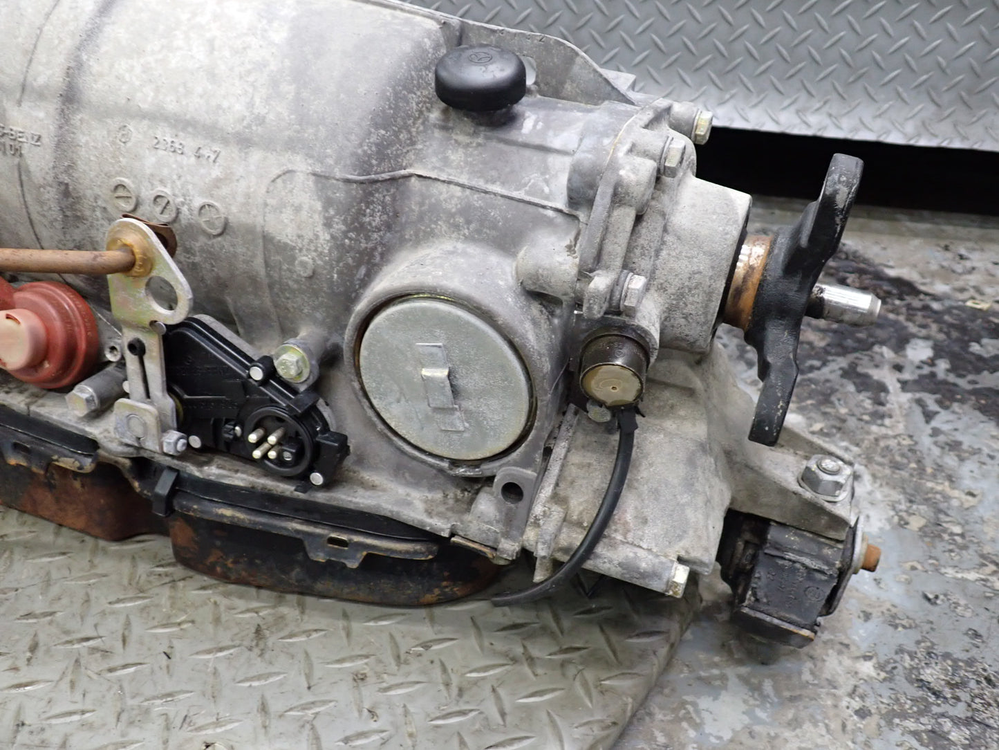 86-89 Mercedes R107 560SL M117 722.313 4SPEED A/T Automatic Transmission 86K OEM