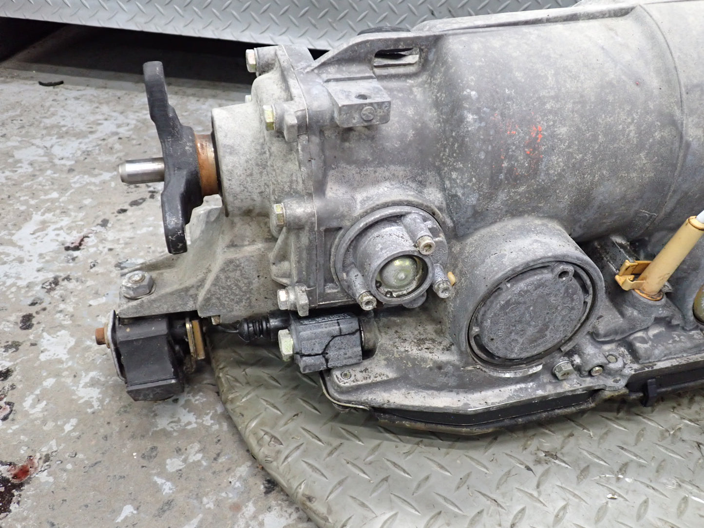 86-89 Mercedes R107 560SL M117 722.313 4SPEED A/T Automatic Transmission 86K OEM
