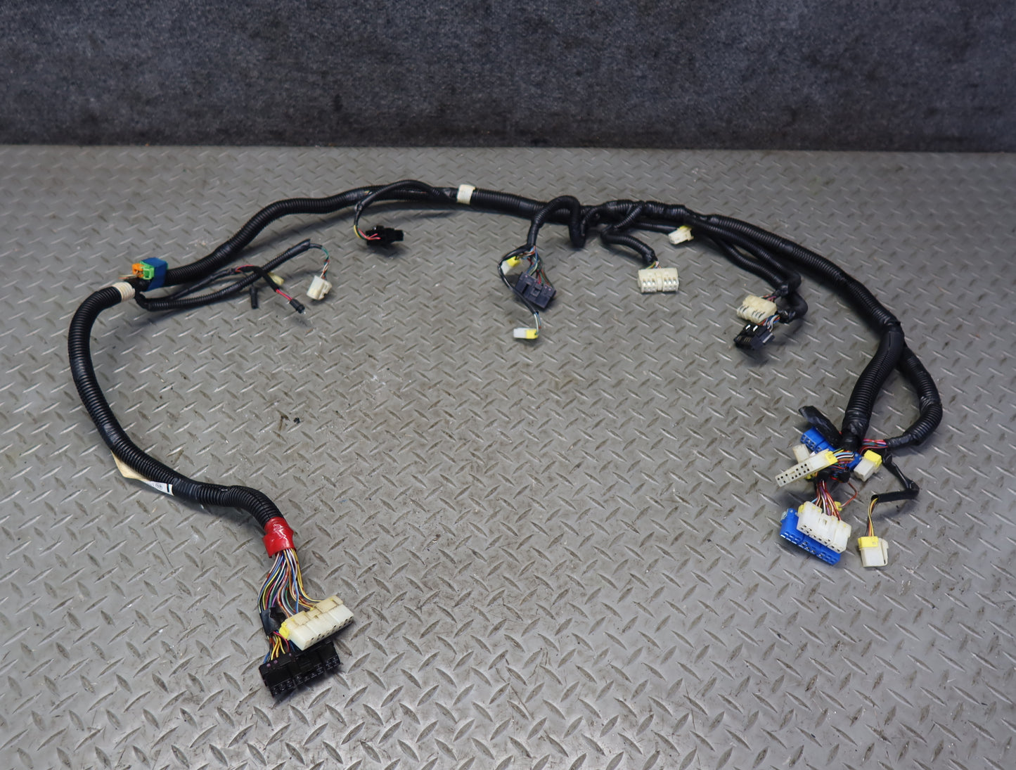 85-87 Nissan Z31 300ZX Dash Instrument Panel Wire Wiring Harness 24013-19P06 OEM