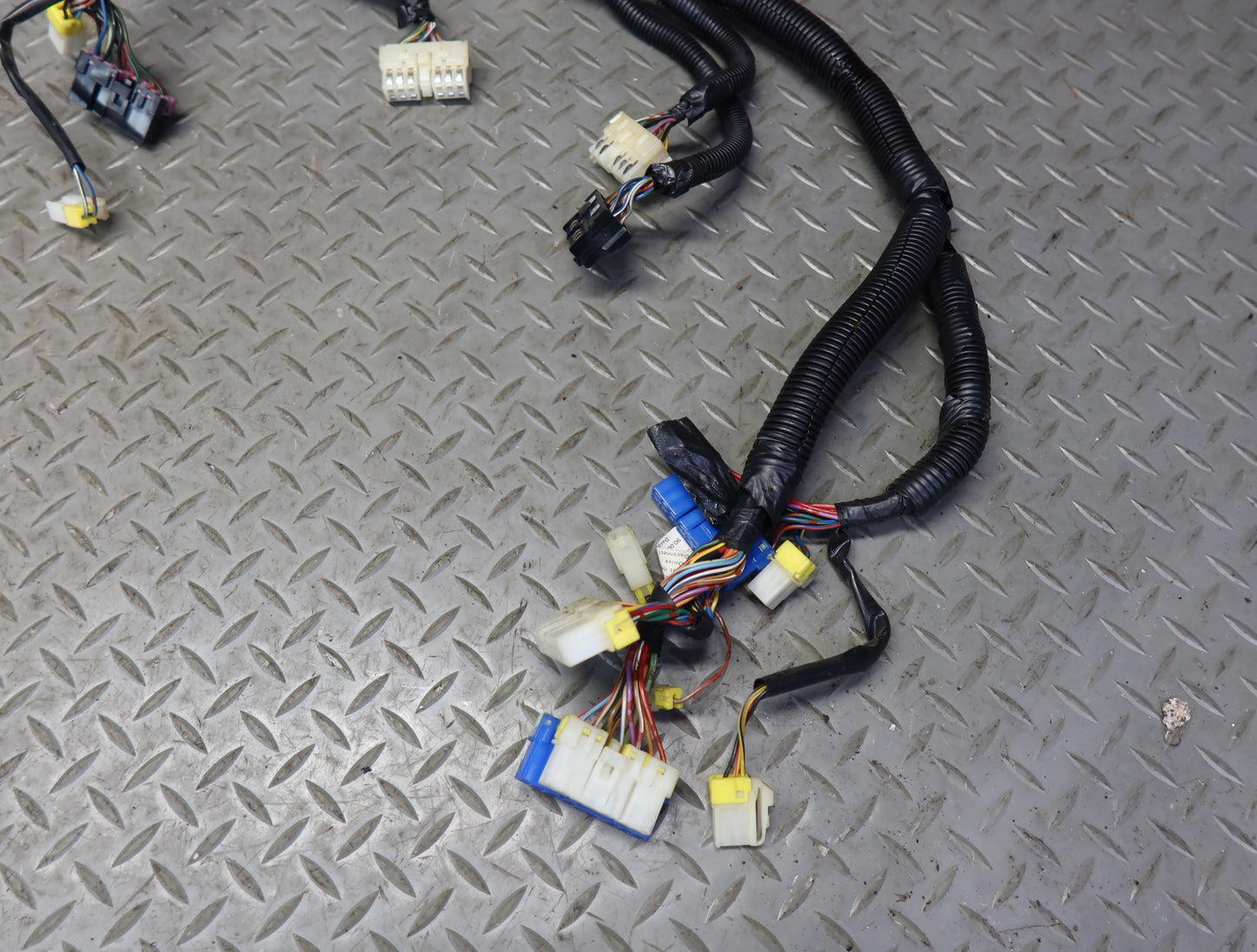 85-87 Nissan Z31 300ZX Dash Instrument Panel Wire Wiring Harness 24013-19P06 OEM
