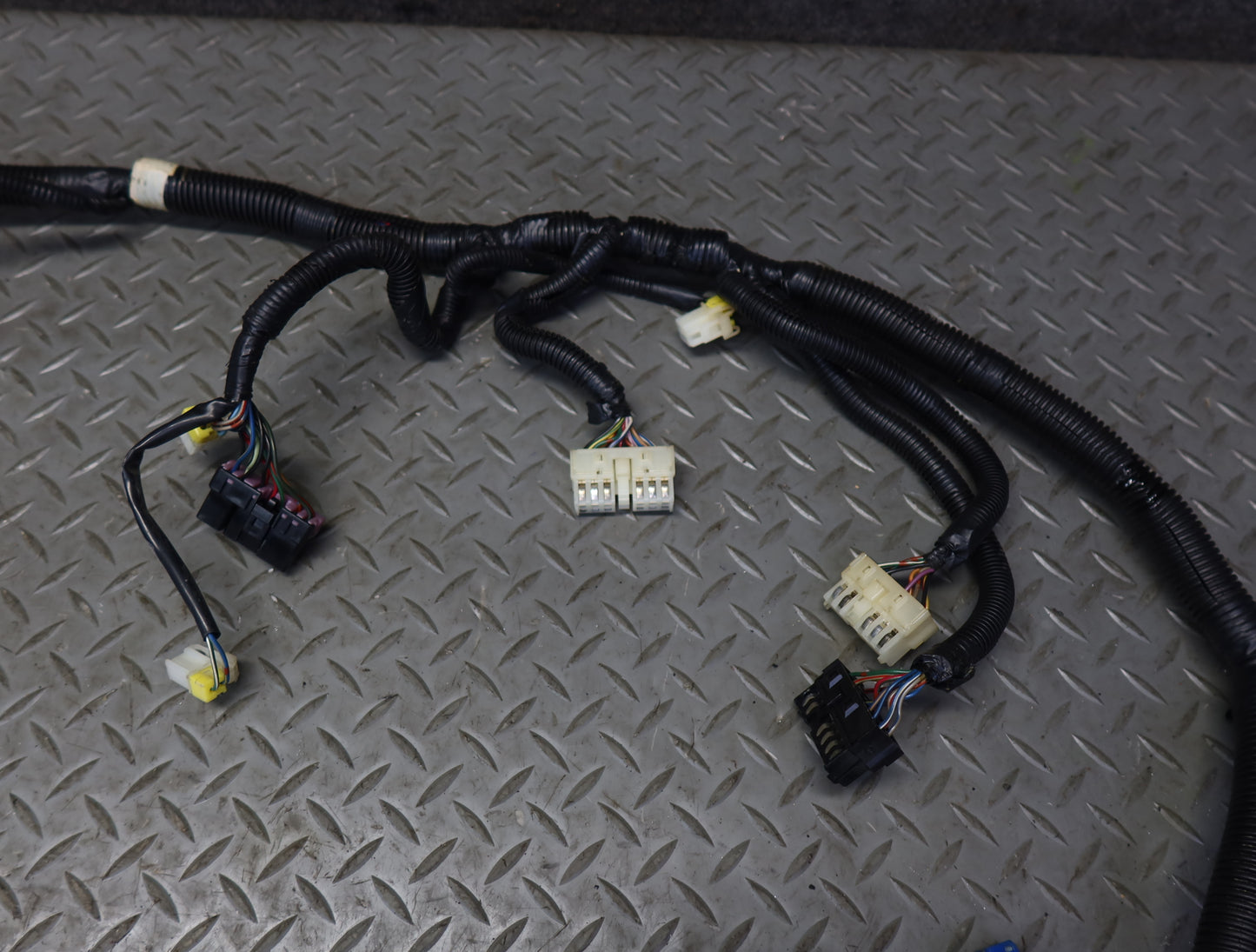 85-87 Nissan Z31 300ZX Dash Instrument Panel Wire Wiring Harness 24013-19P06 OEM