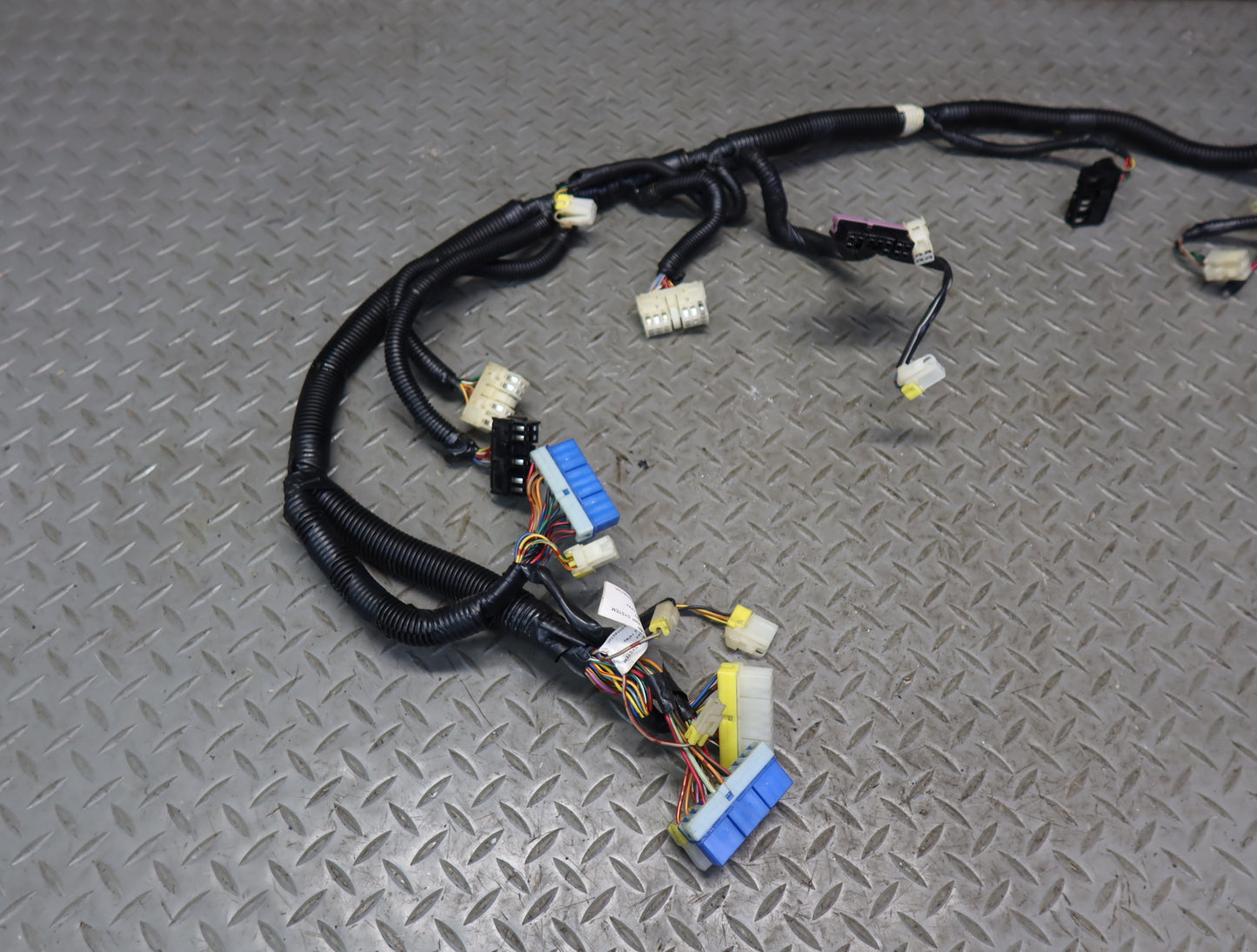 85-87 Nissan Z31 300ZX Dash Instrument Panel Wire Wiring Harness 24013-19P06 OEM