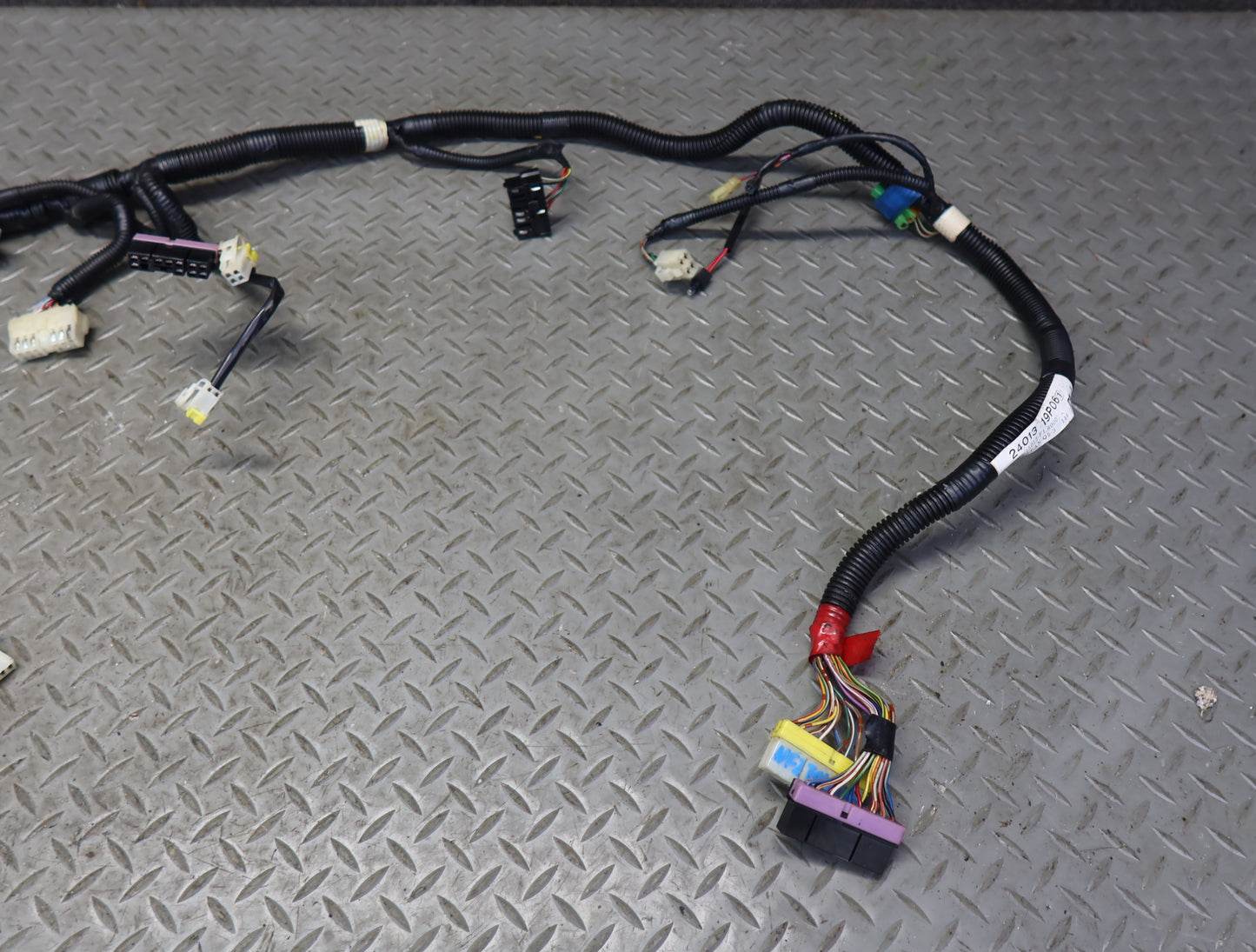 85-87 Nissan Z31 300ZX Dash Instrument Panel Wire Wiring Harness 24013-19P06 OEM