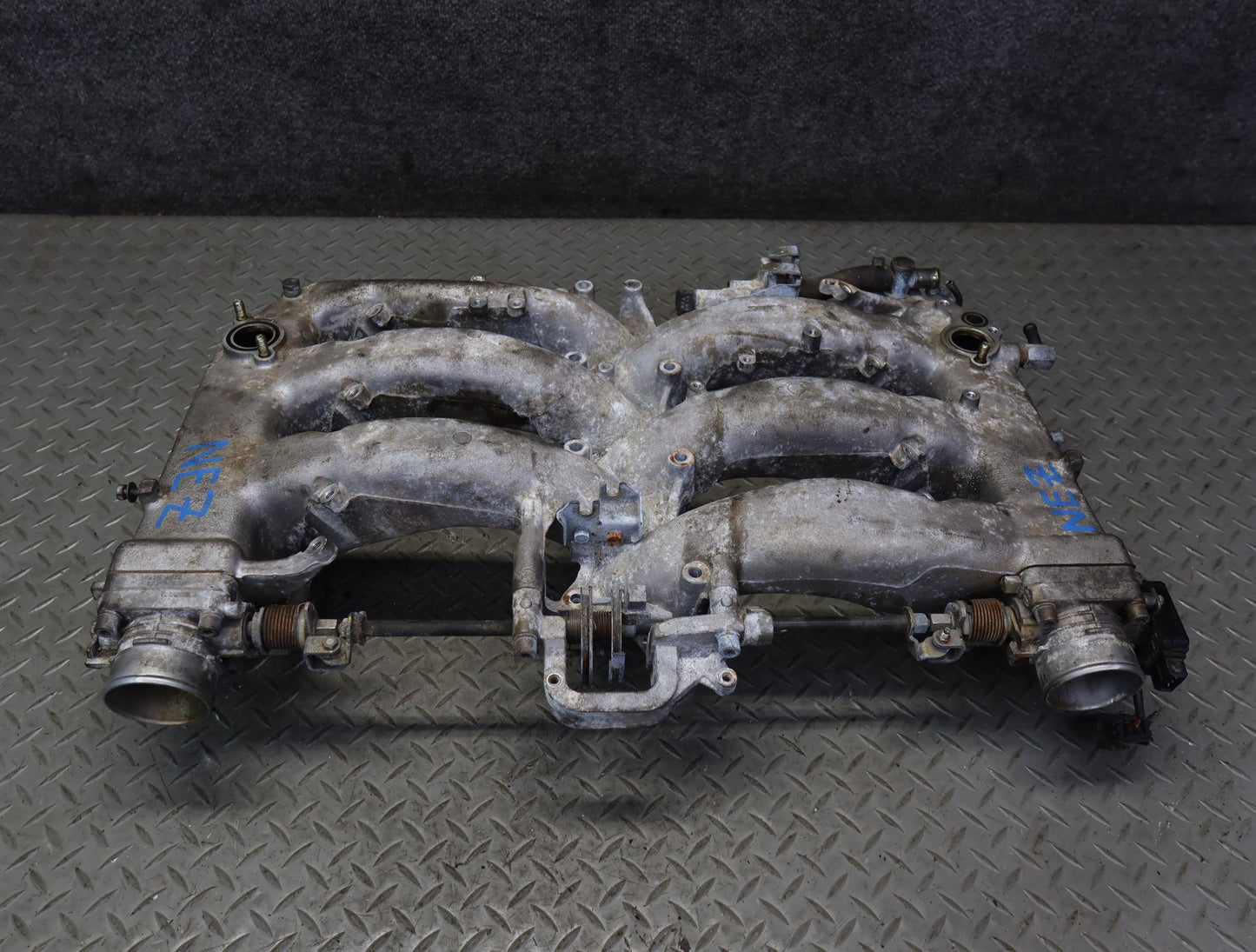 90-96 Nissan Z32 300ZX NA VG30DE Upper Intake Manifold w Idle Control Valve OEM