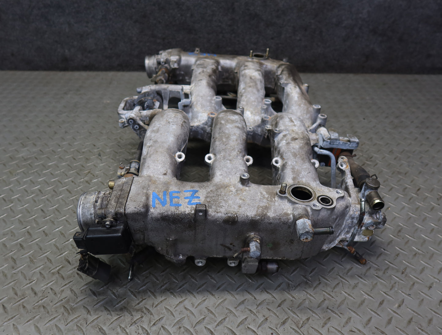 90-96 Nissan Z32 300ZX NA VG30DE Upper Intake Manifold w Idle Control Valve OEM