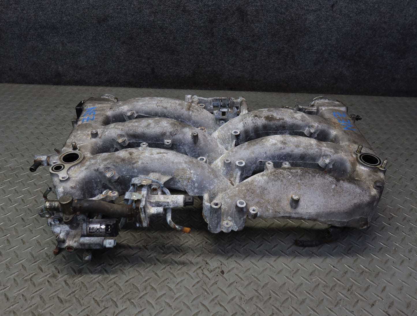 90-96 Nissan Z32 300ZX NA VG30DE Upper Intake Manifold w Idle Control Valve OEM