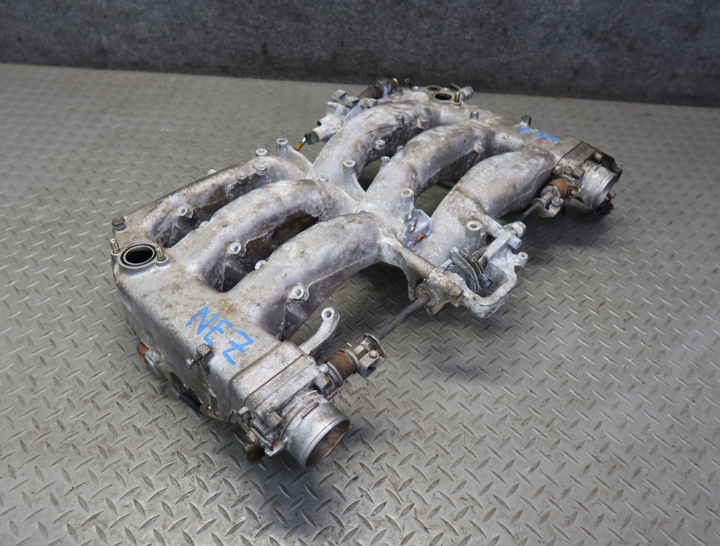 90-96 Nissan Z32 300ZX NA VG30DE Upper Intake Manifold w Idle Control Valve OEM