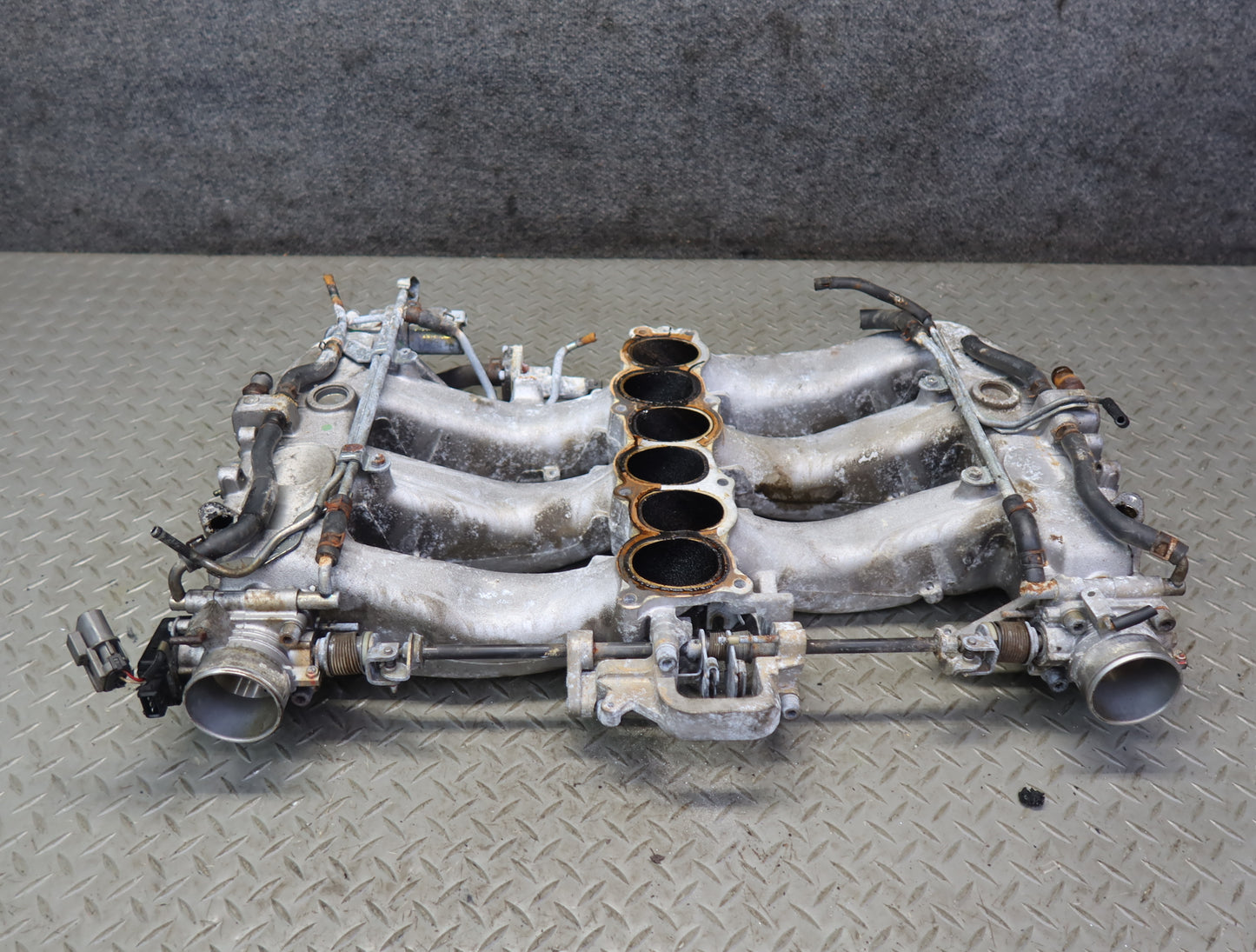 90-96 Nissan Z32 300ZX NA VG30DE Upper Intake Manifold w Idle Control Valve OEM