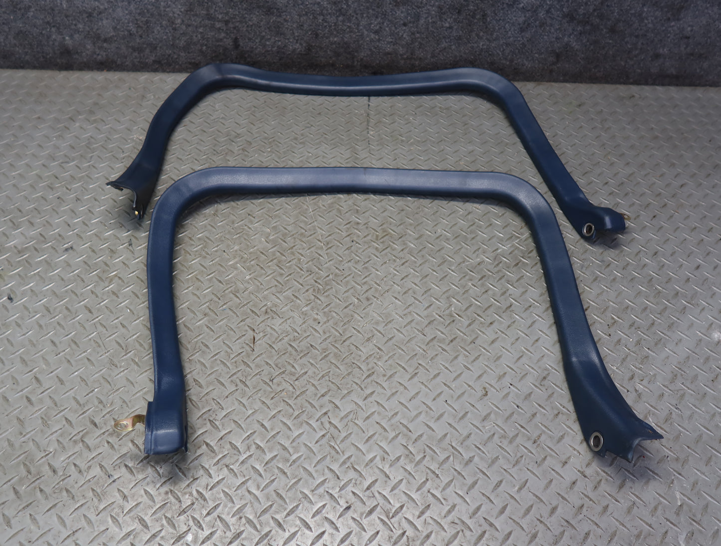 85-89 Nissan Z31 300ZX 2+0 Set of 2 Left & Right T-top Roof Rubber Seal OEM