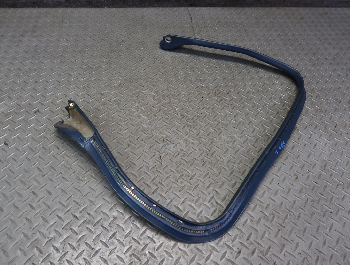 85-89 Nissan Z31 300ZX 2+0 Set of 2 Left & Right T-top Roof Rubber Seal OEM