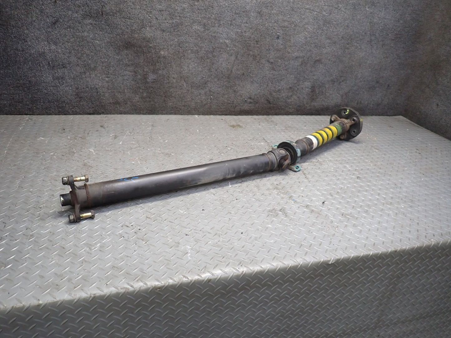 86-89 Mercedes R107 560SL M117 A/T Rear Drive Shaft Driveshaft 86K OEM