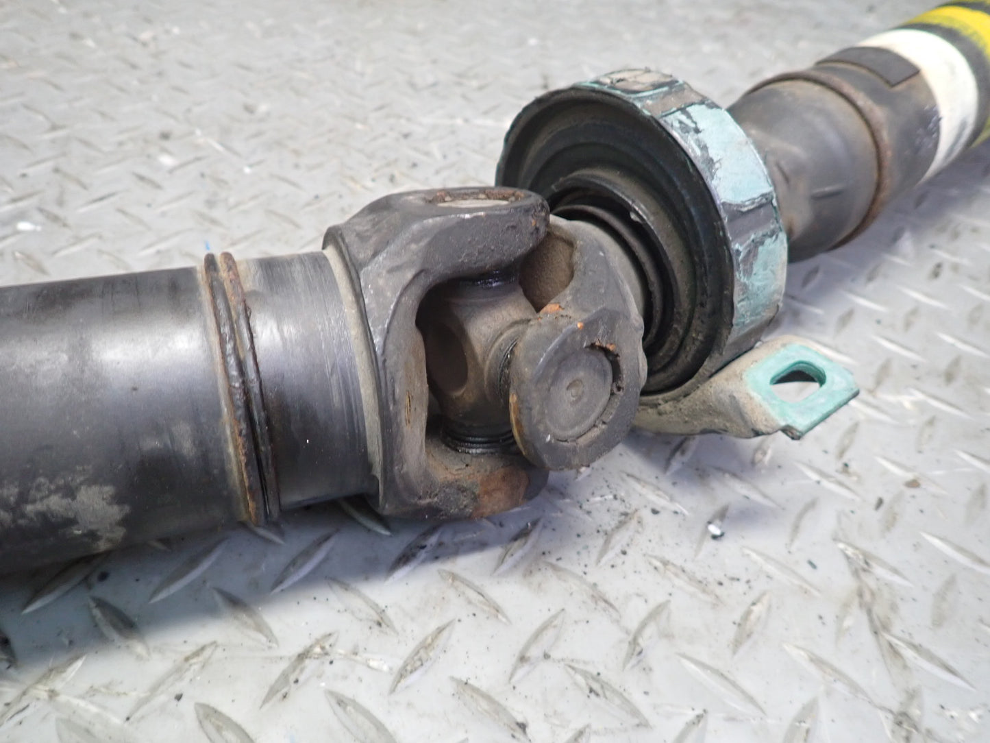 86-89 Mercedes R107 560SL M117 A/T Rear Drive Shaft Driveshaft 86K OEM