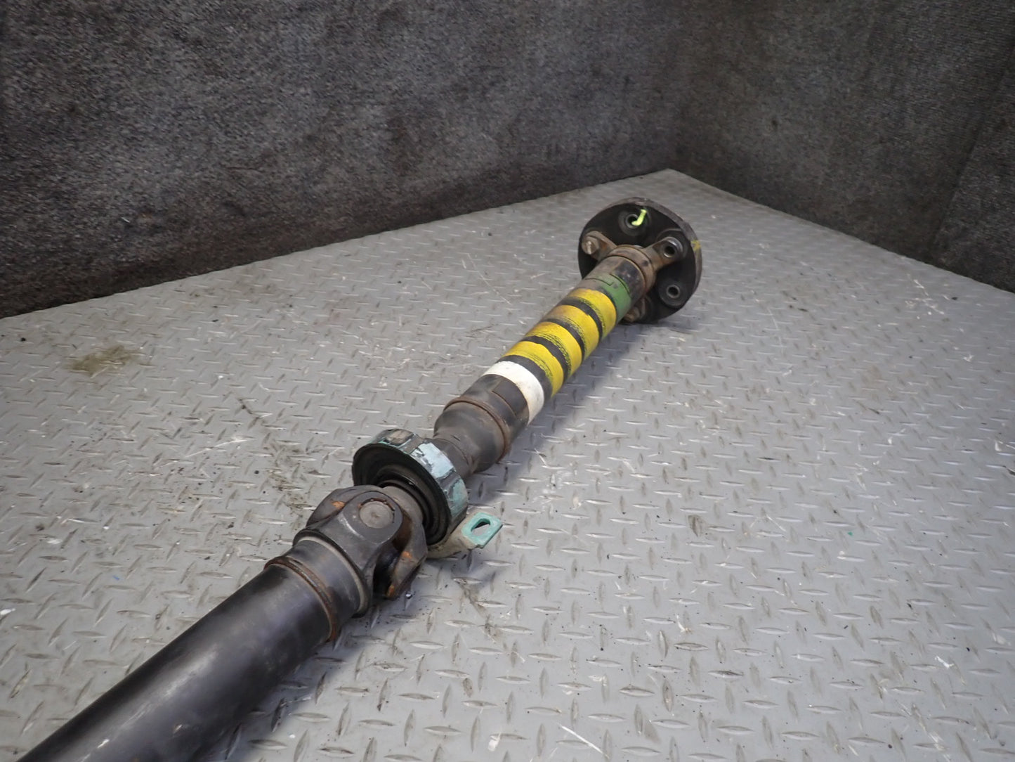 86-89 Mercedes R107 560SL M117 A/T Rear Drive Shaft Driveshaft 86K OEM