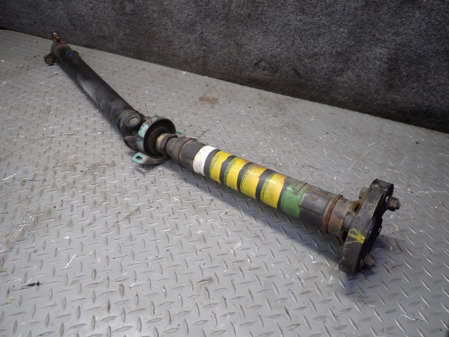 86-89 Mercedes R107 560SL M117 A/T Rear Drive Shaft Driveshaft 86K OEM