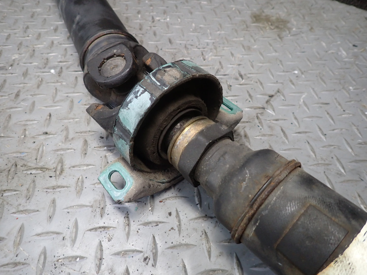 86-89 Mercedes R107 560SL M117 A/T Rear Drive Shaft Driveshaft 86K OEM