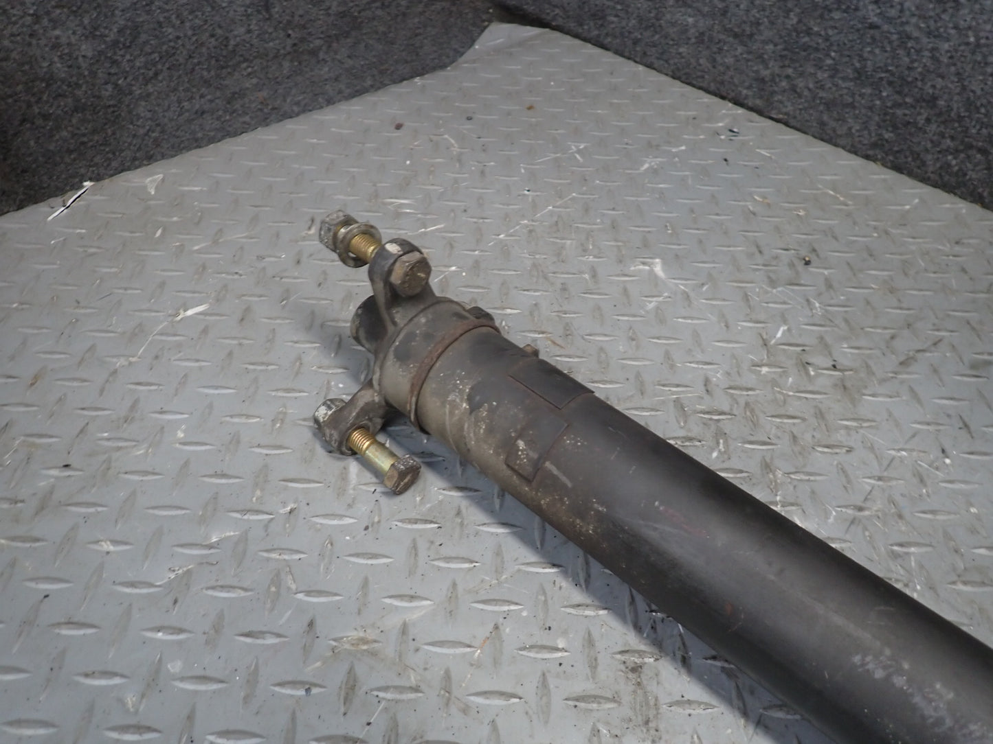 86-89 Mercedes R107 560SL M117 A/T Rear Drive Shaft Driveshaft 86K OEM