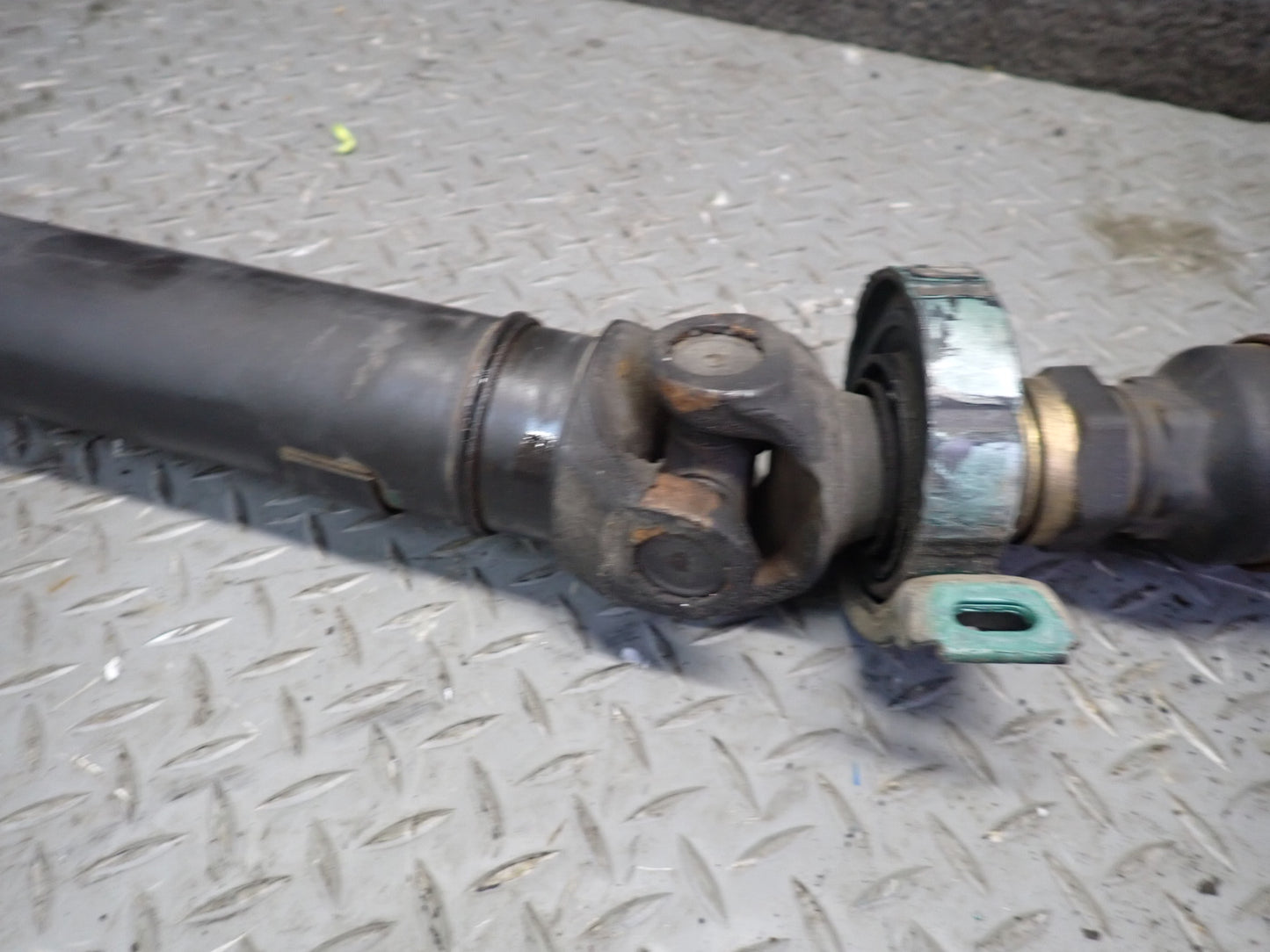 86-89 Mercedes R107 560SL M117 A/T Rear Drive Shaft Driveshaft 86K OEM