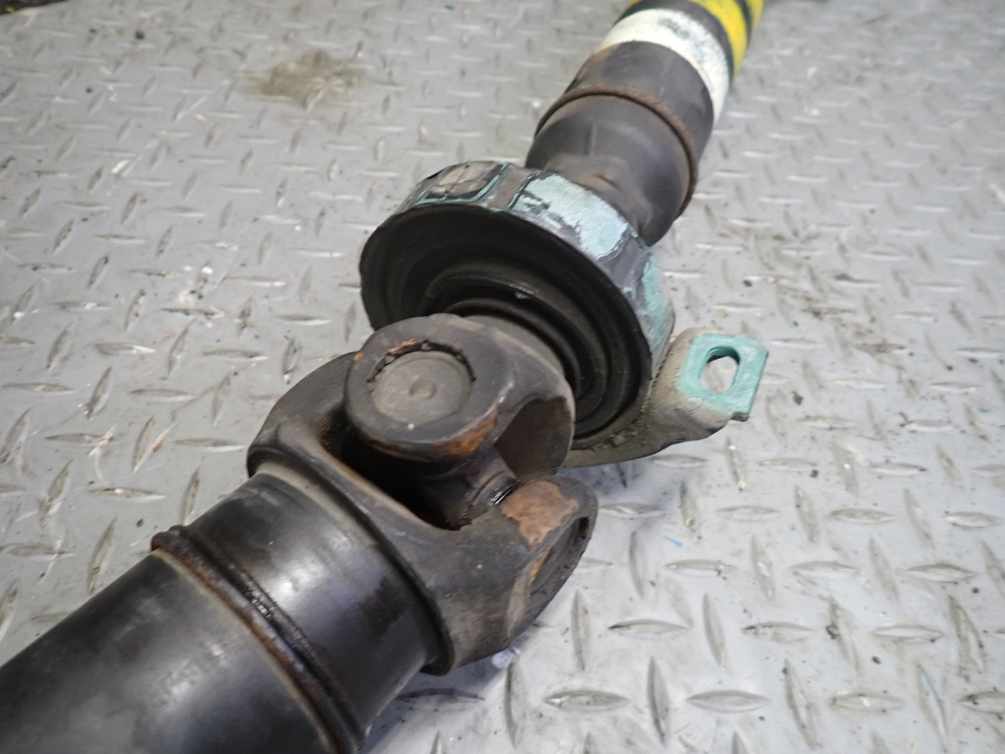 86-89 Mercedes R107 560SL M117 A/T Rear Drive Shaft Driveshaft 86K OEM