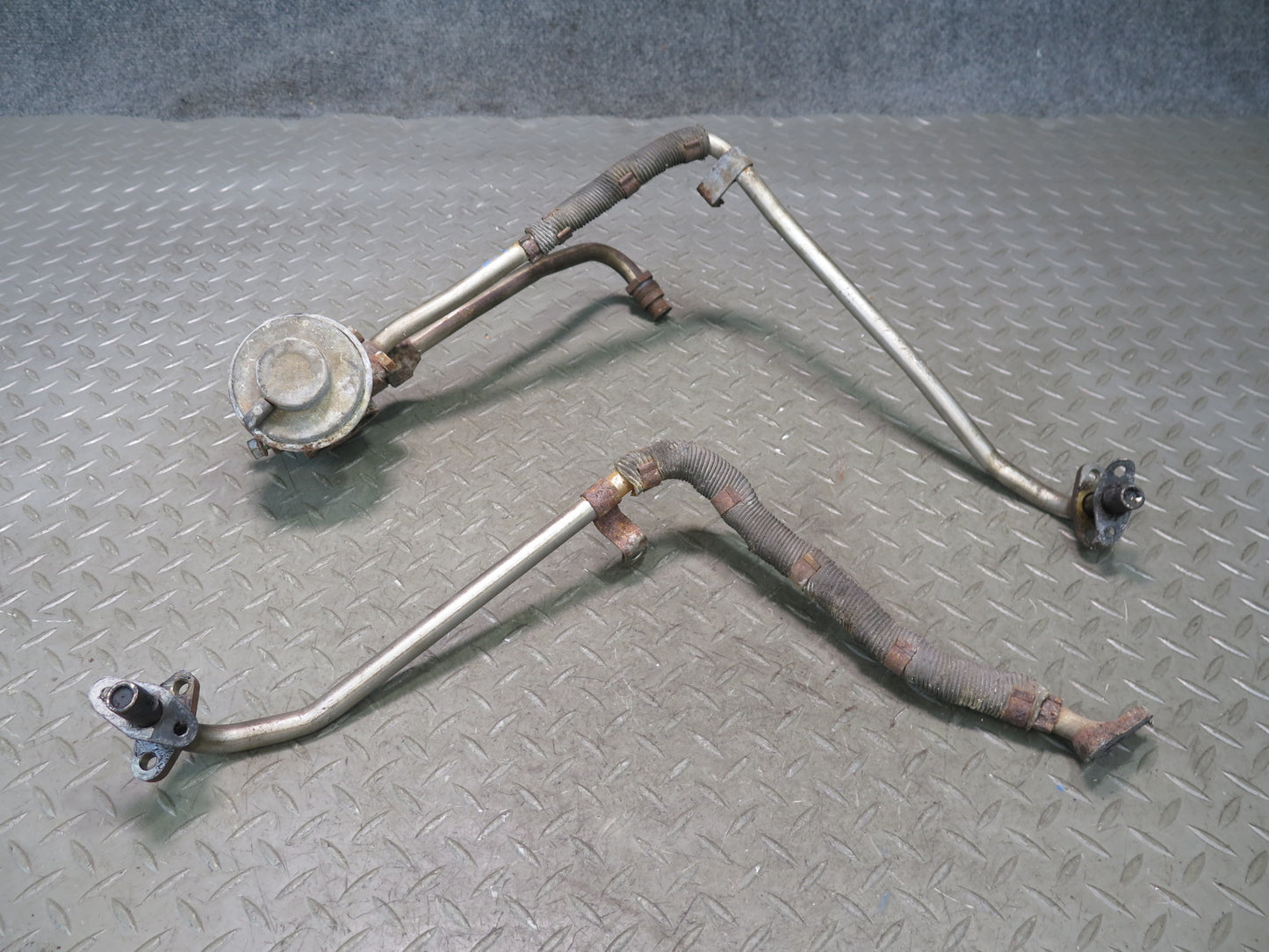 90-96 Nissan Z32 300ZX VG30DE NA Set of 2 EGR Pipe Tube w Valve OEM