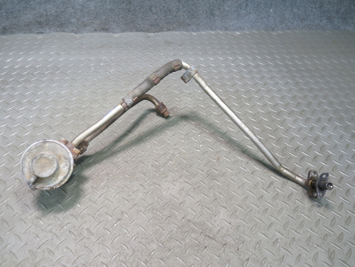 90-96 Nissan Z32 300ZX VG30DE NA Set of 2 EGR Pipe Tube w Valve OEM