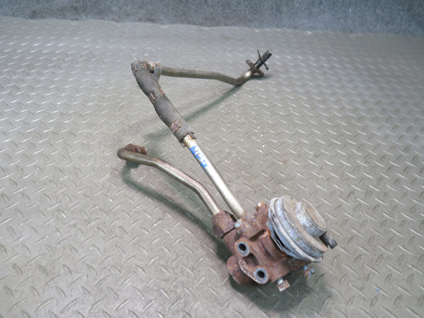 90-96 Nissan Z32 300ZX VG30DE NA Set of 2 EGR Pipe Tube w Valve OEM