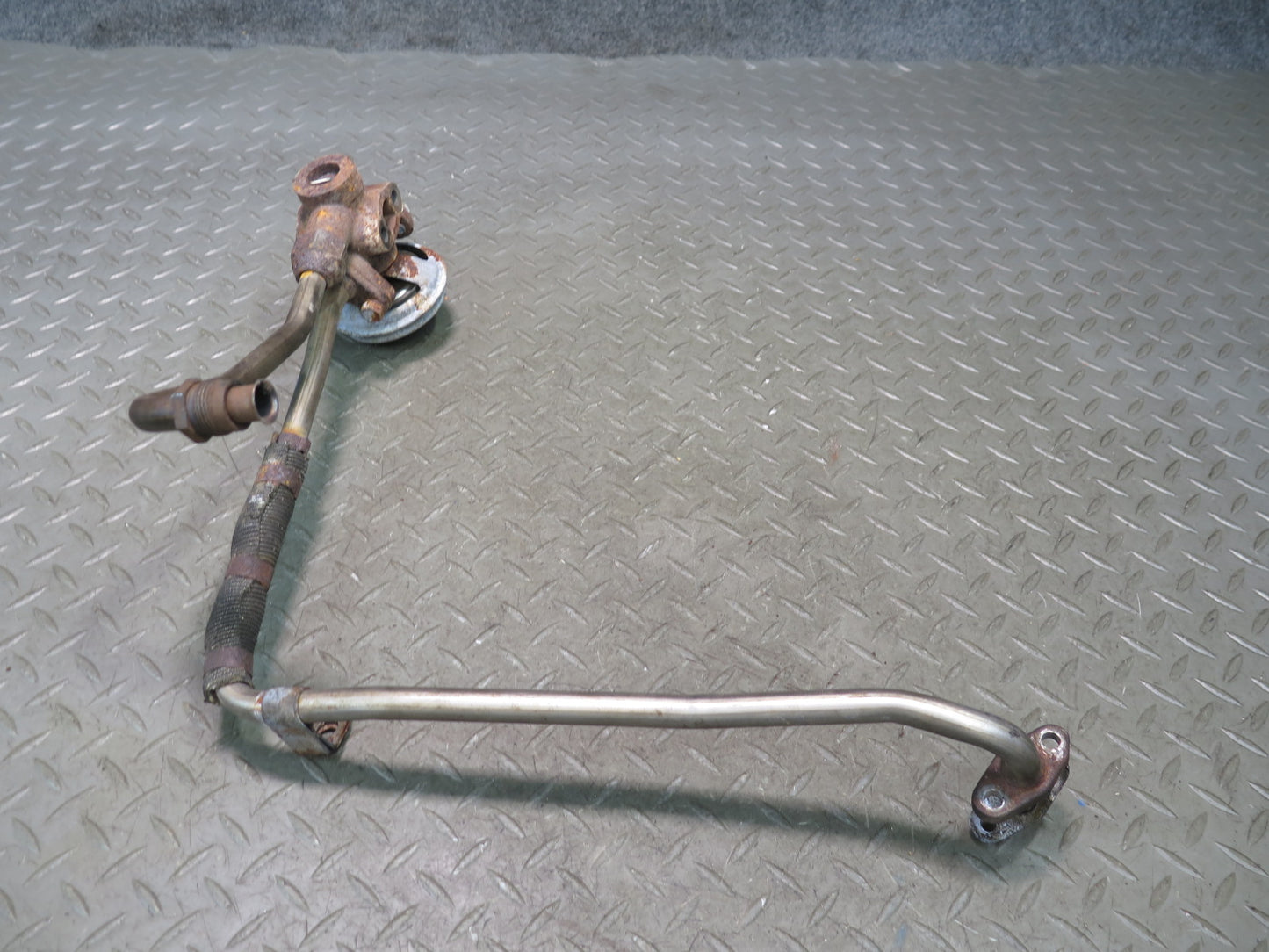90-96 Nissan Z32 300ZX VG30DE NA Set of 2 EGR Pipe Tube w Valve OEM
