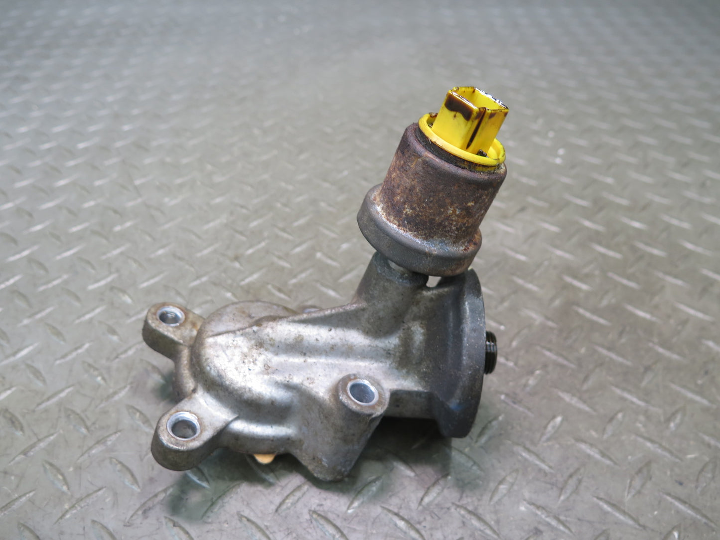 90-96 Nissan Z32 300Z VG30DE Engine Oil Filter Housing OEM
