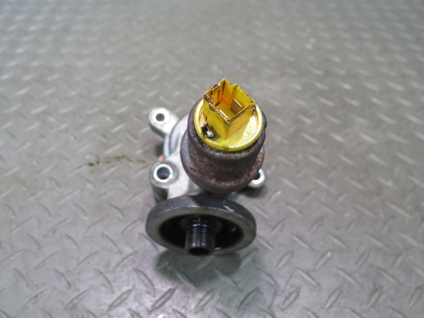 90-96 Nissan Z32 300Z VG30DE Engine Oil Filter Housing OEM