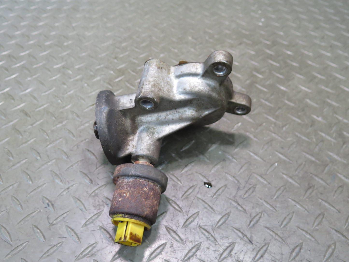 90-96 Nissan Z32 300Z VG30DE Engine Oil Filter Housing OEM