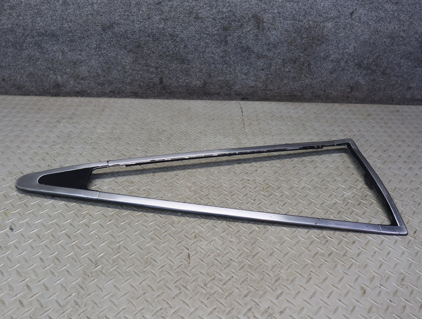 84-89 Nissan Z31 300ZX 2+0 Set of 2 Rear Quarter Window Trim Molding Panel OEM