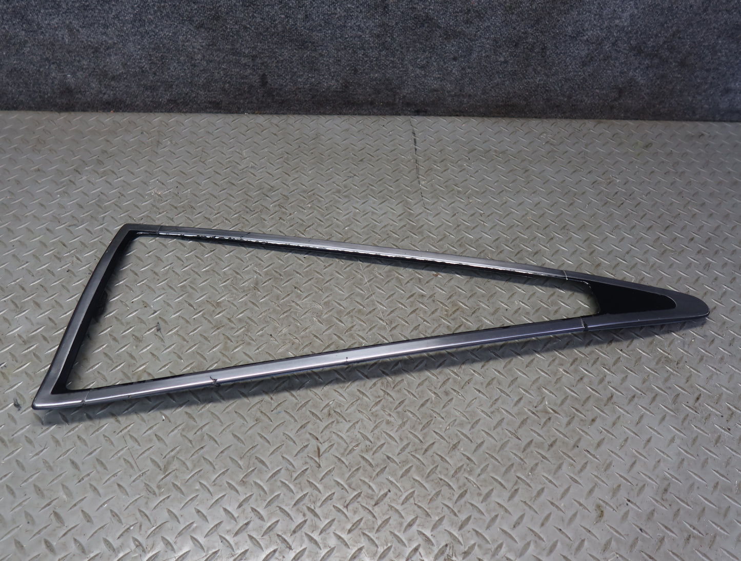 84-89 Nissan Z31 300ZX 2+0 Set of 2 Rear Quarter Window Trim Molding Panel OEM