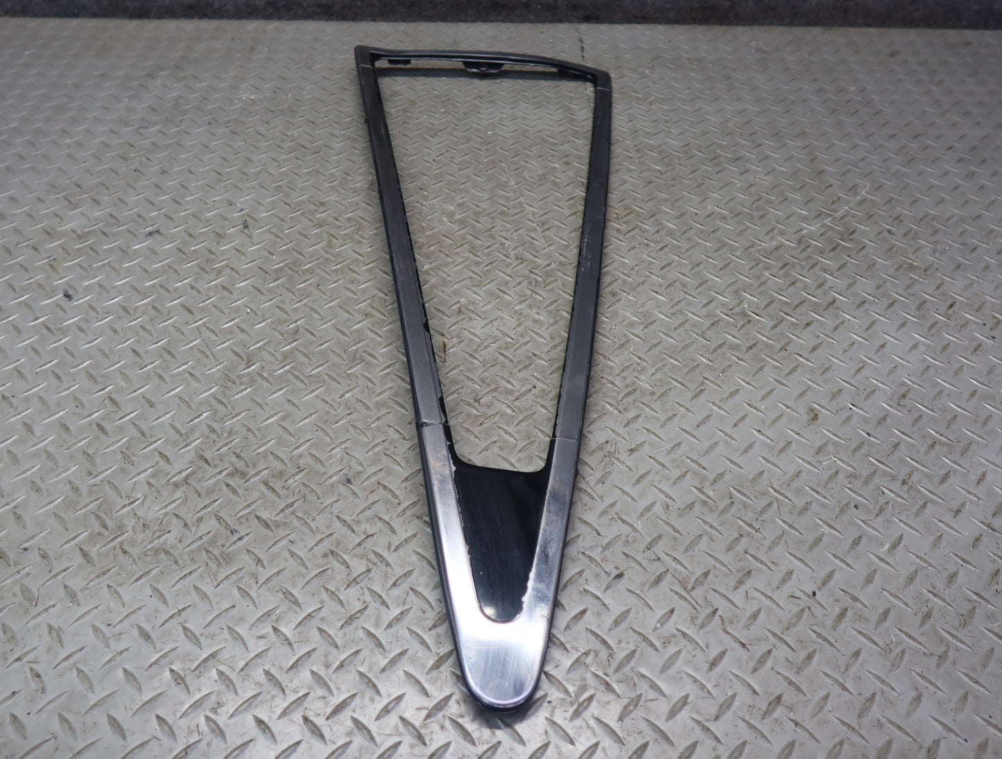 84-89 Nissan Z31 300ZX 2+0 Set of 2 Rear Quarter Window Trim Molding Panel OEM
