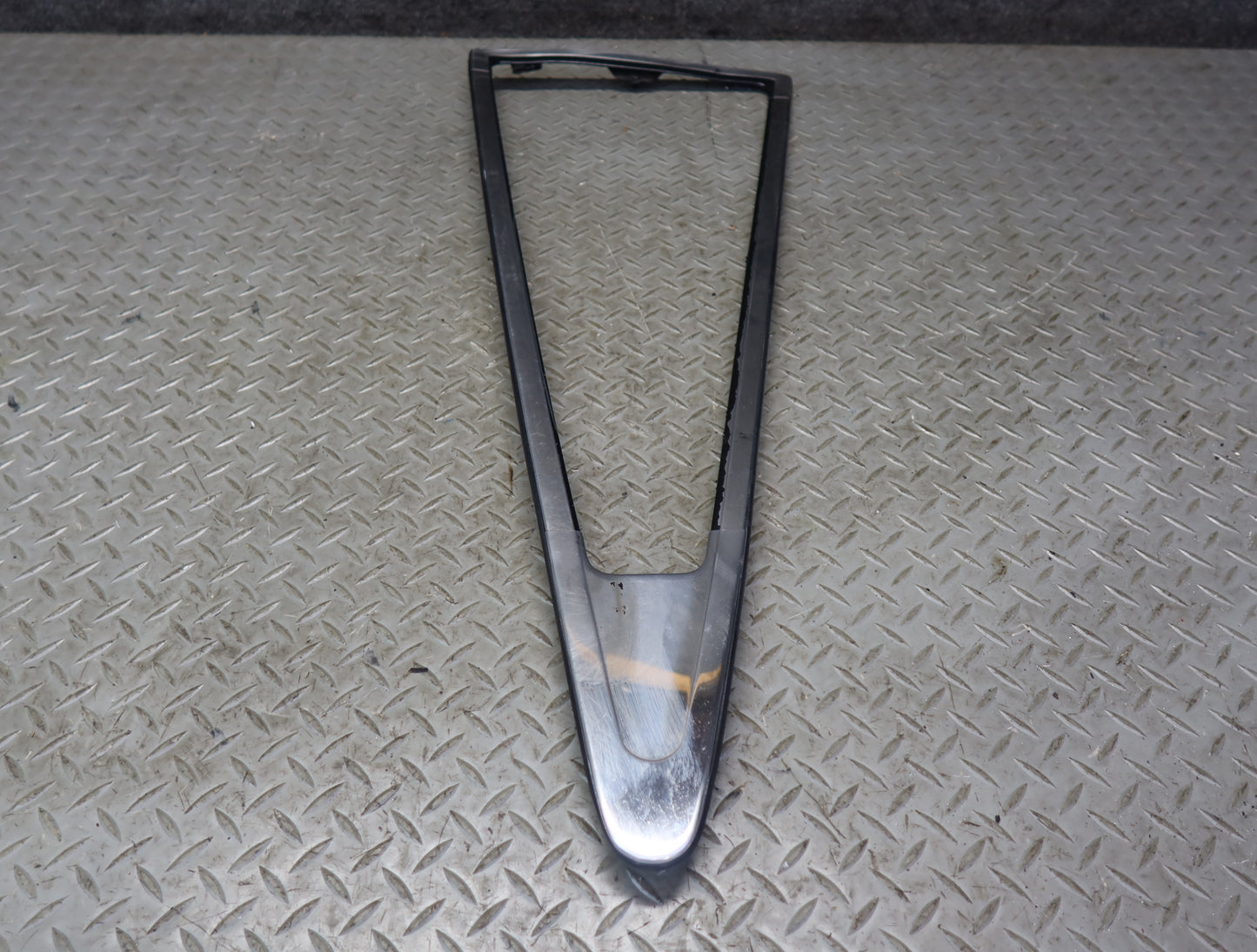 84-89 Nissan Z31 300ZX 2+0 Set of 2 Rear Quarter Window Trim Molding Panel OEM