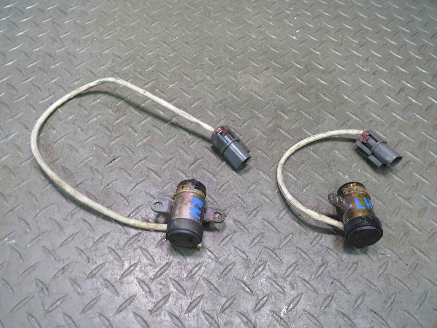 90-96 Nissan Z32 300ZX VG30DE Set of 2 N-vtc Camshaft Solenoid Actuator OEM