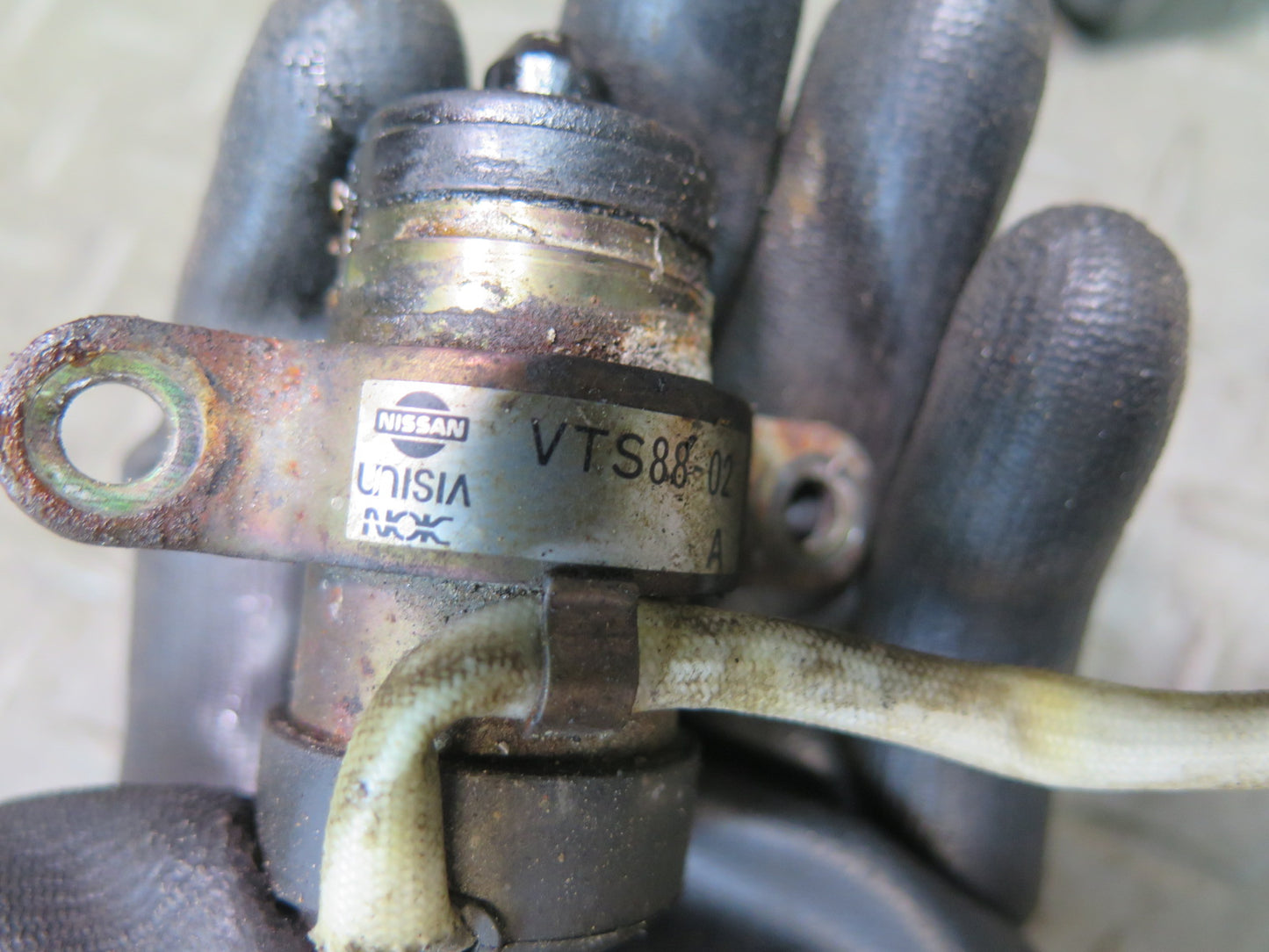 90-96 Nissan Z32 300ZX VG30DE Set of 2 N-vtc Camshaft Solenoid Actuator OEM