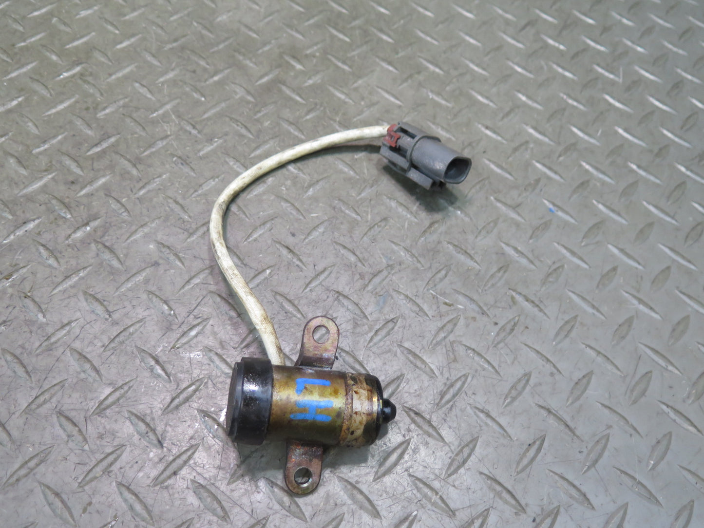 90-96 Nissan Z32 300ZX VG30DE Set of 2 N-vtc Camshaft Solenoid Actuator OEM