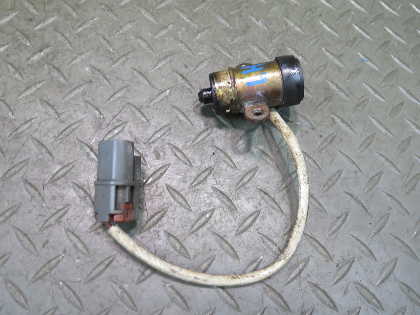 90-96 Nissan Z32 300ZX VG30DE Set of 2 N-vtc Camshaft Solenoid Actuator OEM