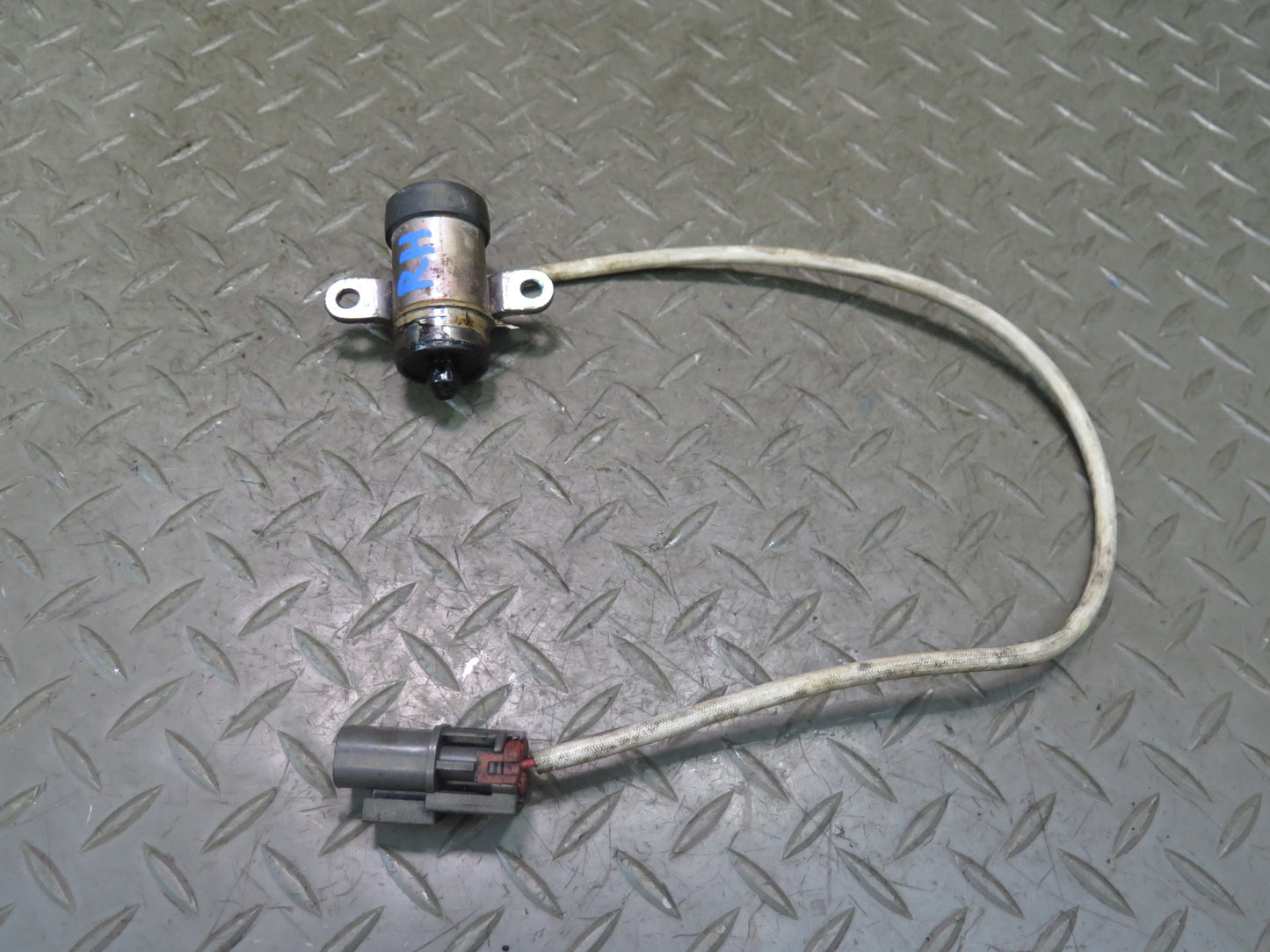 90-96 Nissan Z32 300ZX VG30DE Set of 2 N-vtc Camshaft Solenoid Actuator OEM