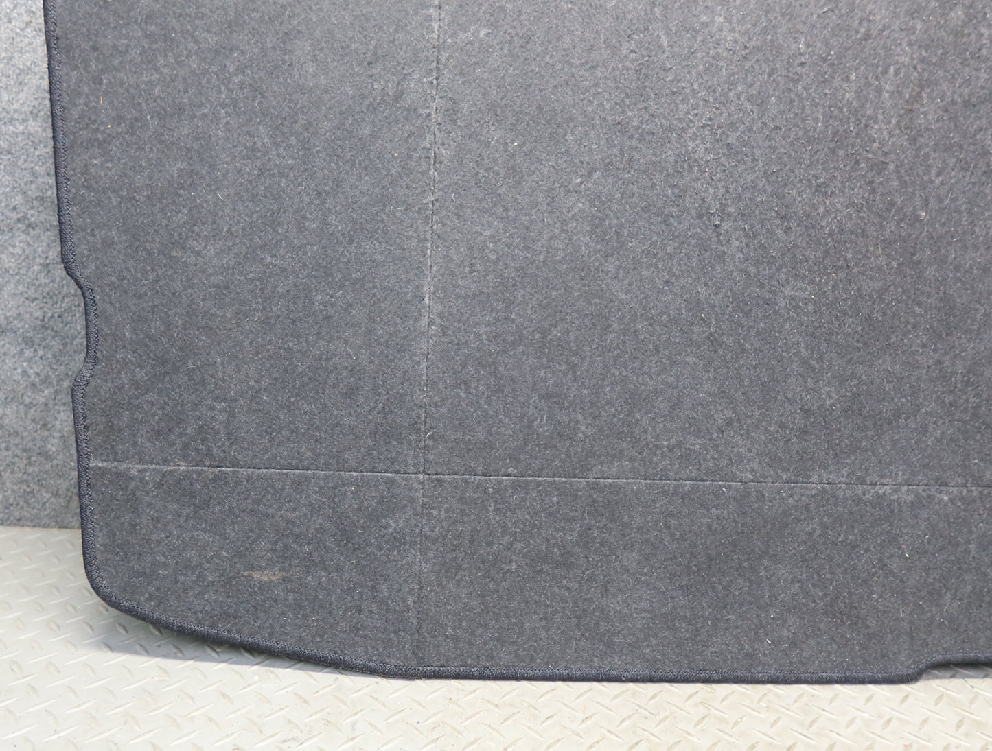 99-01 Toyota Crown JZS175 Sedan Rear Trunk Floor MAT Carpet Cover Black OEM