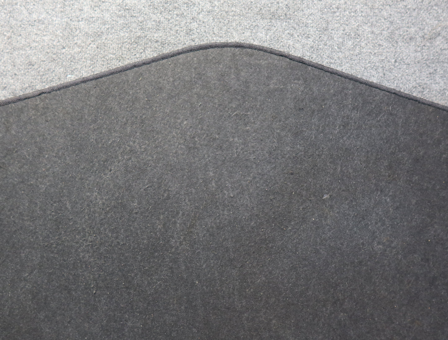 99-01 Toyota Crown JZS175 Sedan Rear Trunk Floor MAT Carpet Cover Black OEM