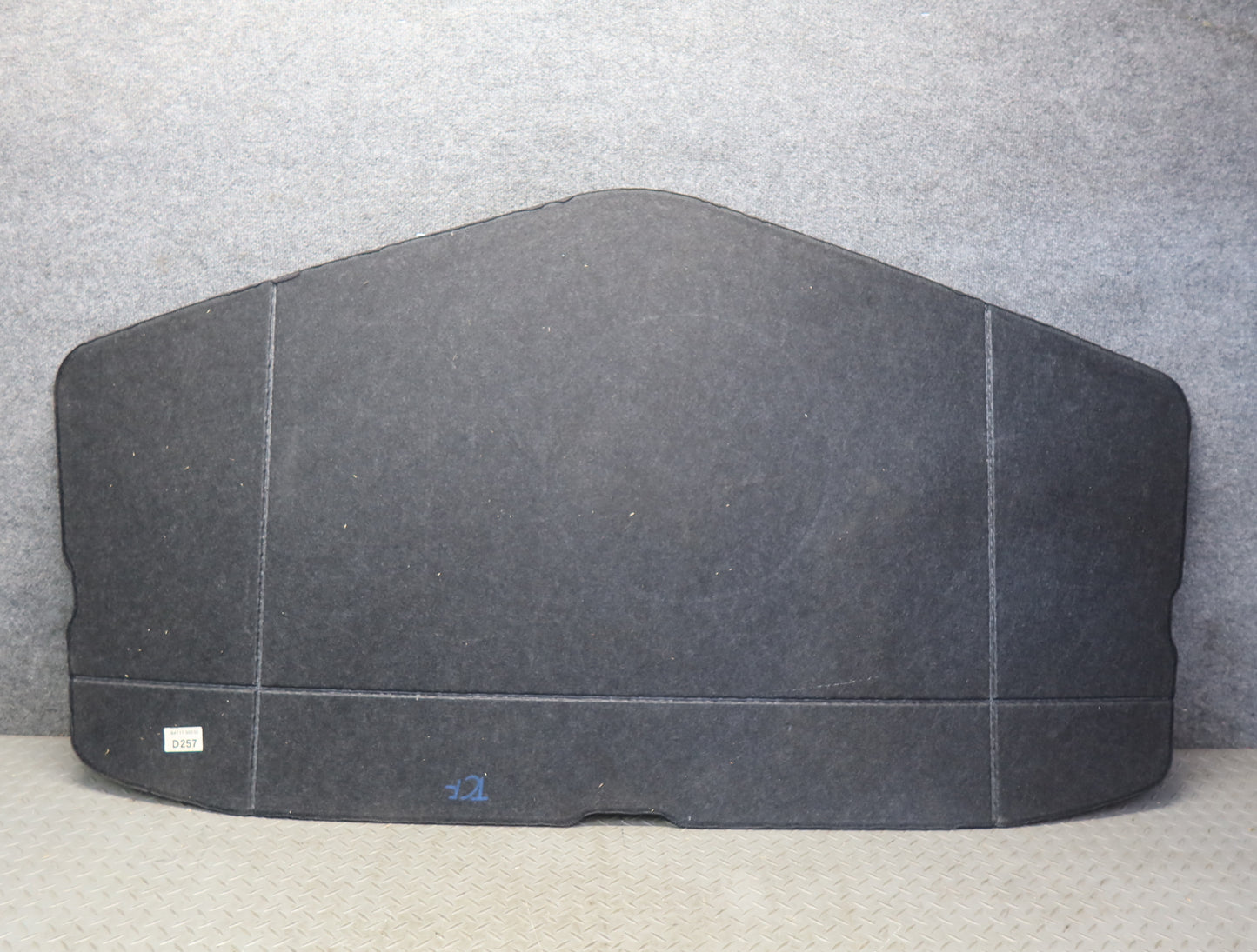 99-01 Toyota Crown JZS175 Sedan Rear Trunk Floor MAT Carpet Cover Black OEM