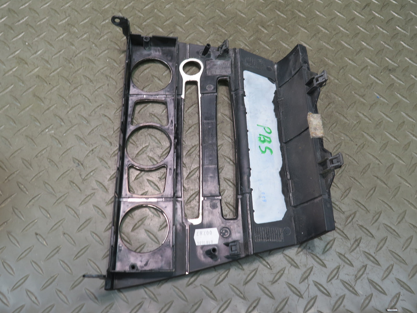 06-10 BMW E63 E64 M6 Dash Console Interior Carbon Fiber Trim Bezel Panel Set